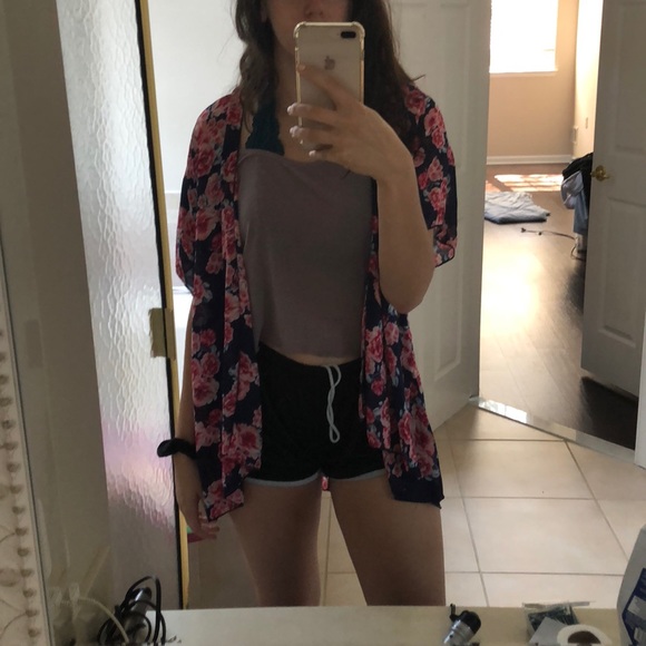 Beautiful floral kamino!! Size medium - Picture 3 of 3